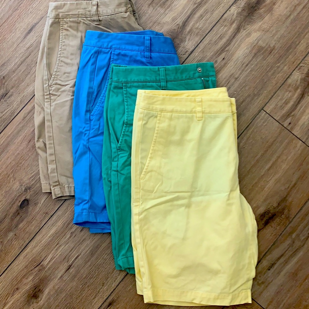 Like new Bonobos 9 in inseam washed chino  shorts.